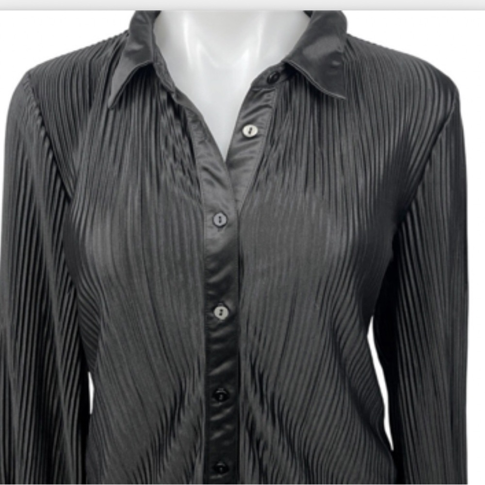 Nicole Miller Black Pleated Long Sleeve Button Down